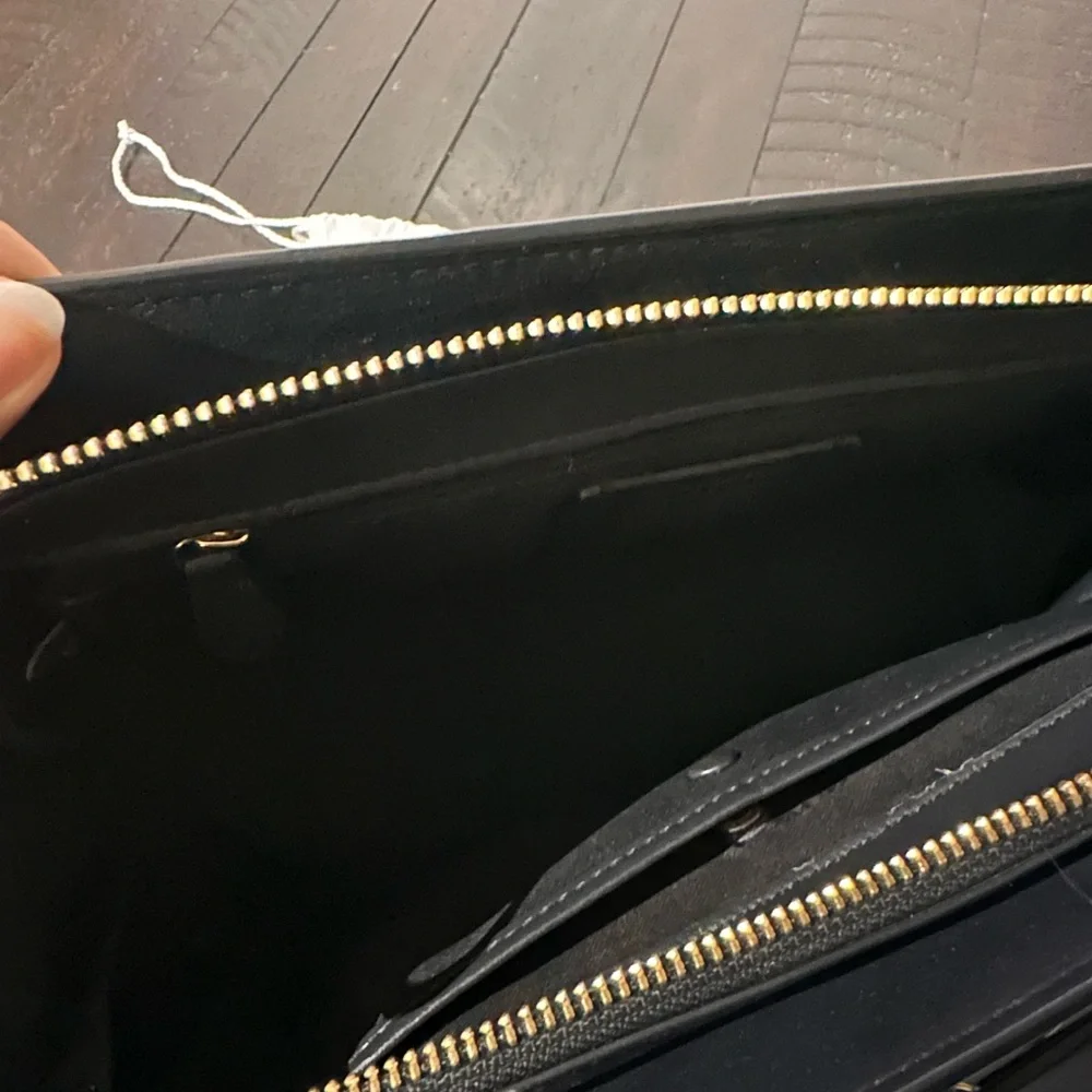 Coach Swagger Purse - Picture 3 of 9